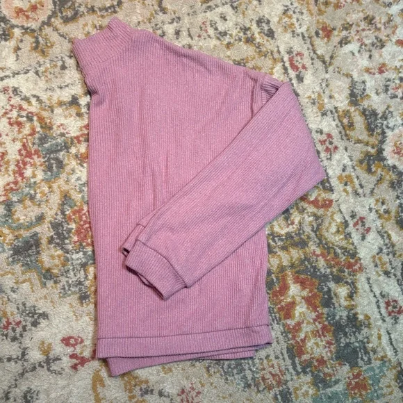 Lucky Brand Cloud Rib Bubble Mock Neck Top in Color ‘Nostalgia Rose’ - Picture 4 of 7